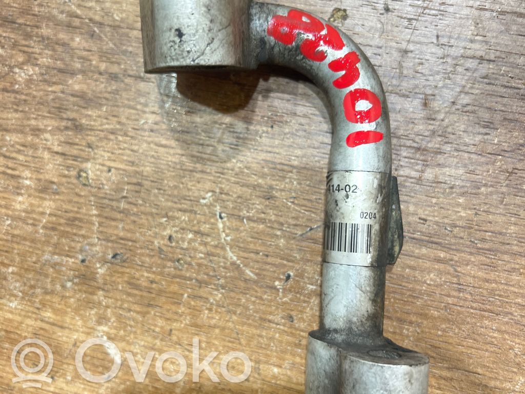 BMW 7 E65 E66 Ilmastointilaitteen putki (A/C) 