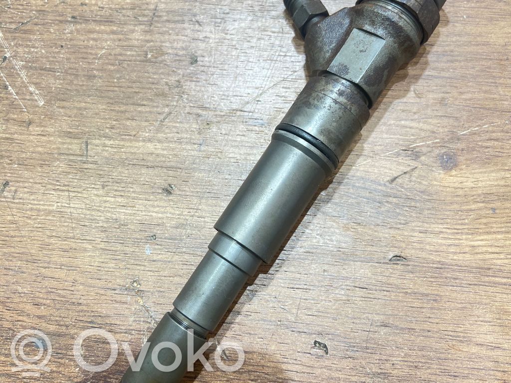 Fuel injector   7794435,0445110209