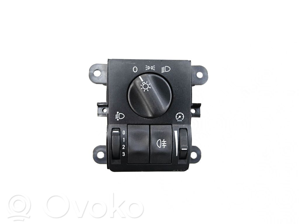 Light switch   09180775,09181046,095051482