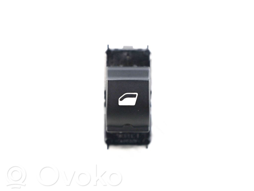 Peugeot 2008 II Electric window control switch 