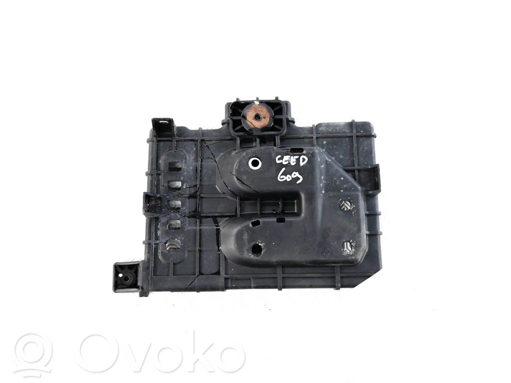 KIA Ceed Battery box tray 