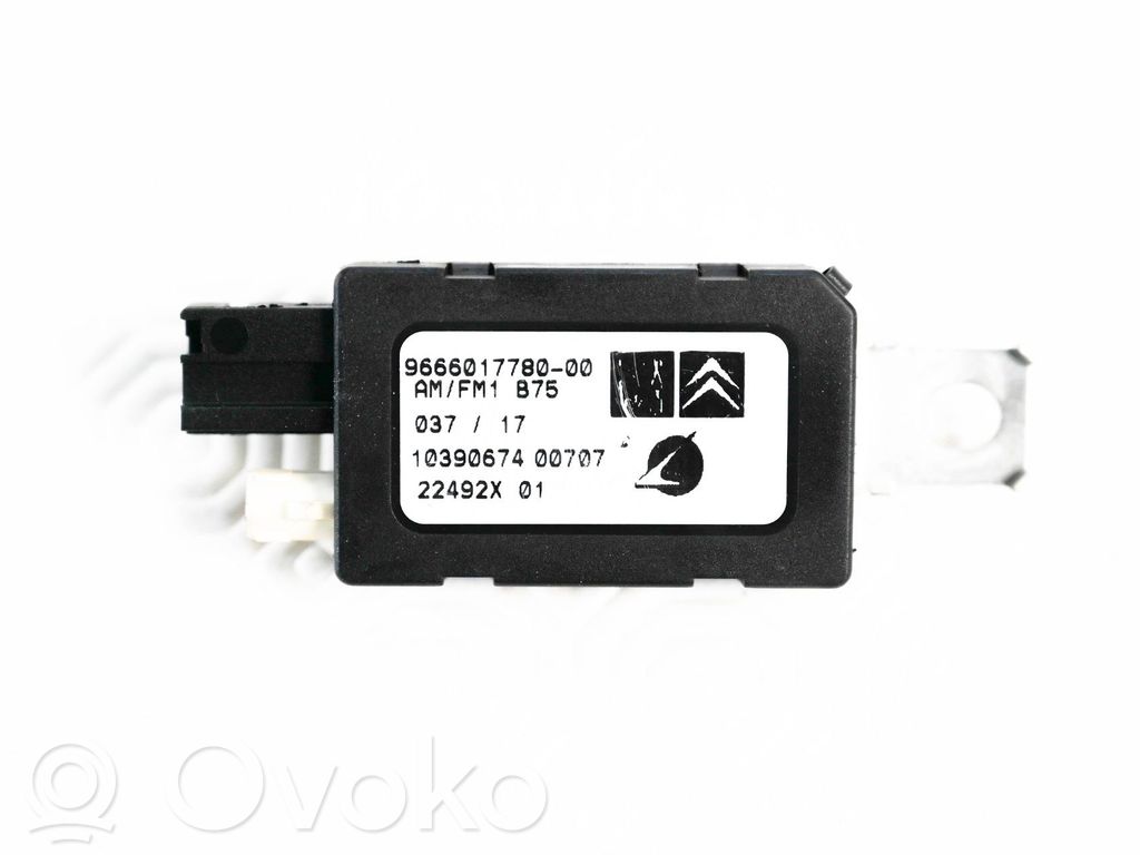 DS Automobiles 4 Antenos stiprintuvas 