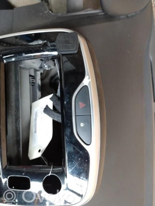 Renault Clio IV Панель 