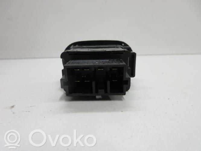 Sensor de la puerta delantera   00006554L7