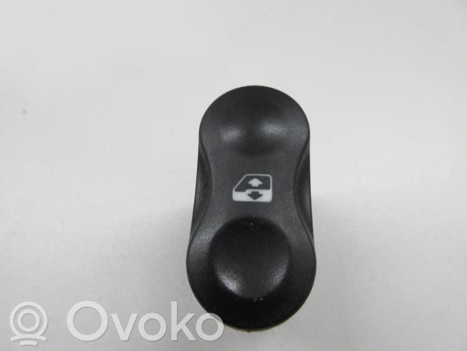 Dacia Sandero Sensor de la puerta delantera 