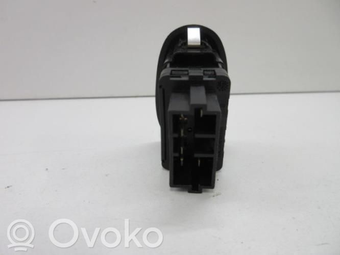 Peugeot 1007 Front door sensor 