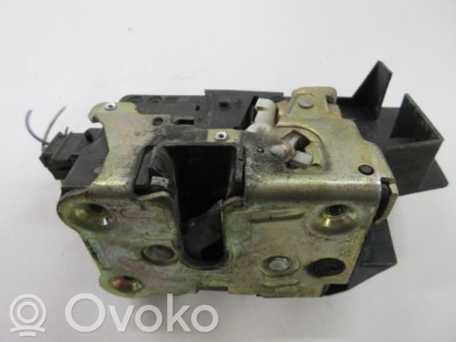 Renault Laguna I Etuoven lukko 