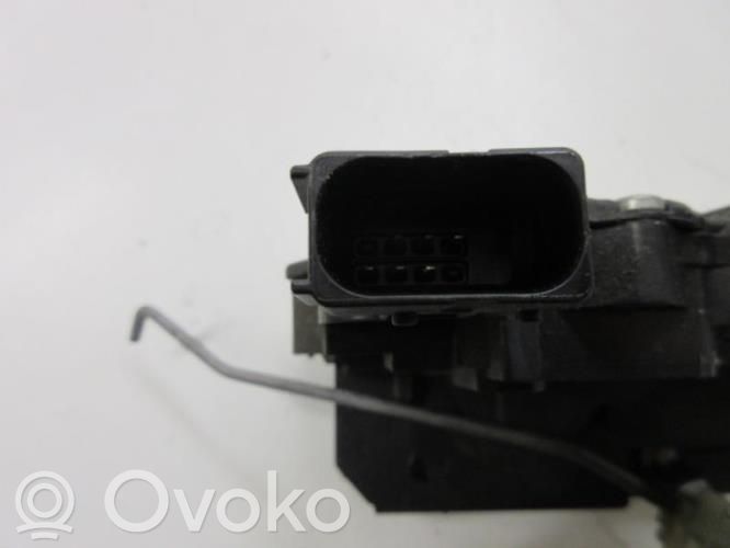 Opel Corsa D Etuoven lukko 