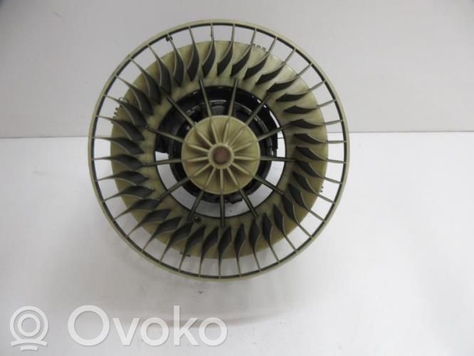 BMW 3 E36 Etuoven puhaltimen moottori 