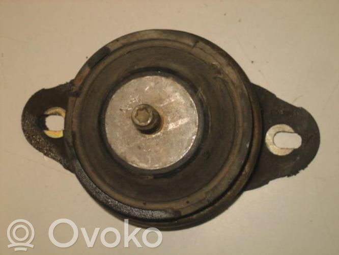 Peugeot 807 Engine mounting bracket 