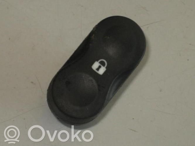 Dacia Sandero Side middle window/glass 