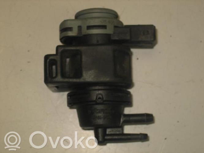 Válvula de vacío del soporte de motor   8200762162