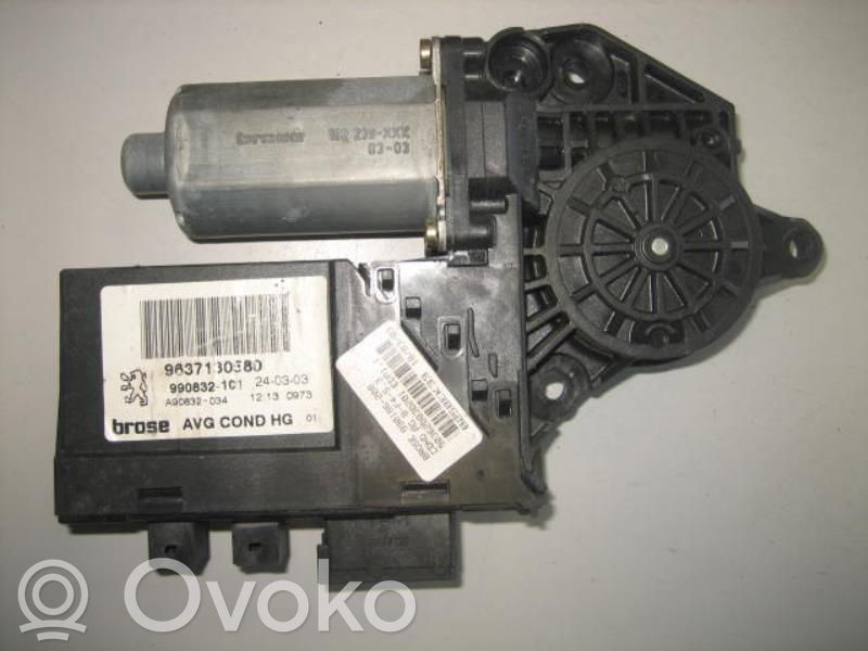Peugeot 307 Motorino alzacristalli della portiera anteriore 