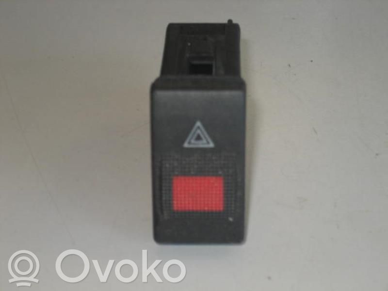 Botón interruptor de luz de peligro   8D0941509D01C
