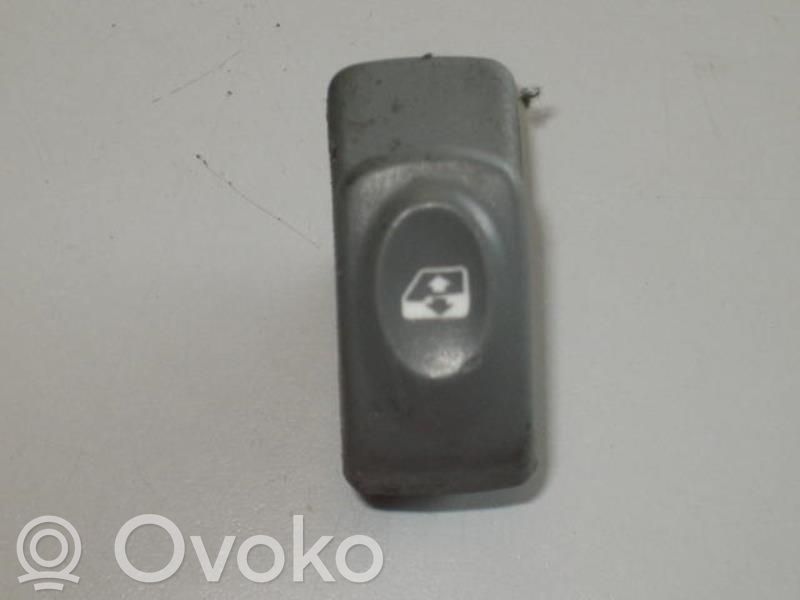 Renault Twingo I Front door sensor 