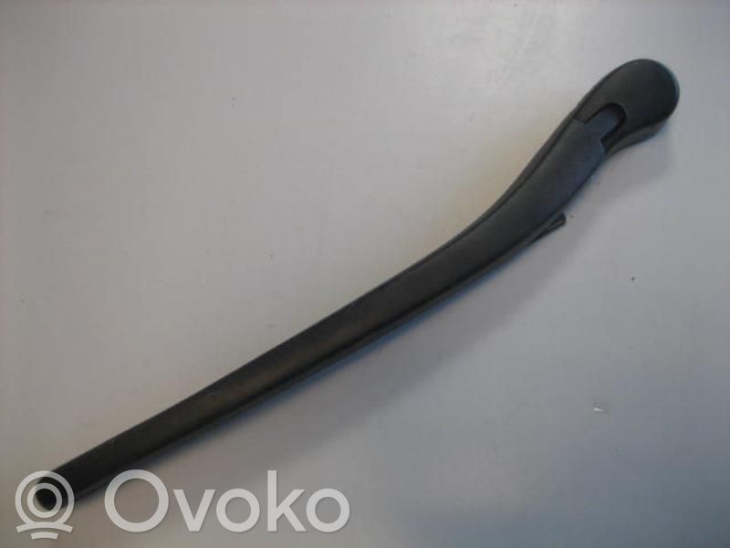BMW 3 E46 Brazo del limpiaparabrisas trasero 