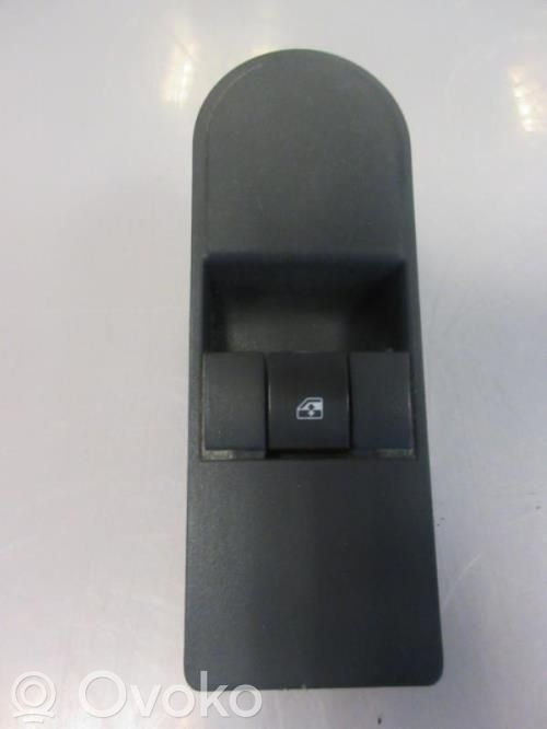 Opel Zafira B Electric window control switch 