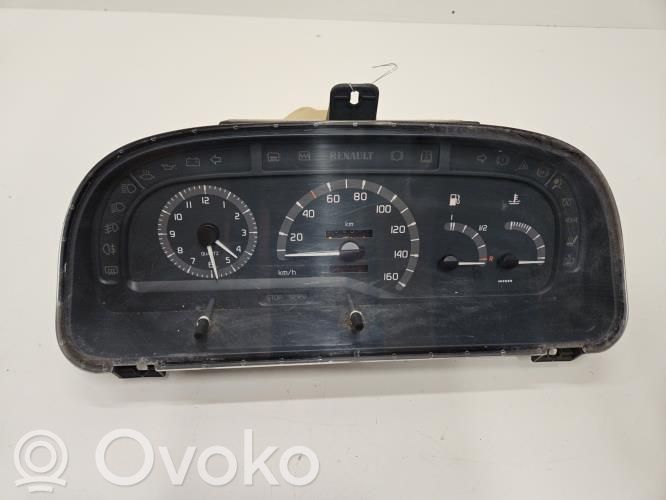 Renault Trafic I Speedometer (instrument cluster) 