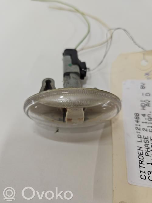 Citroen C3 Front fender indicator light 