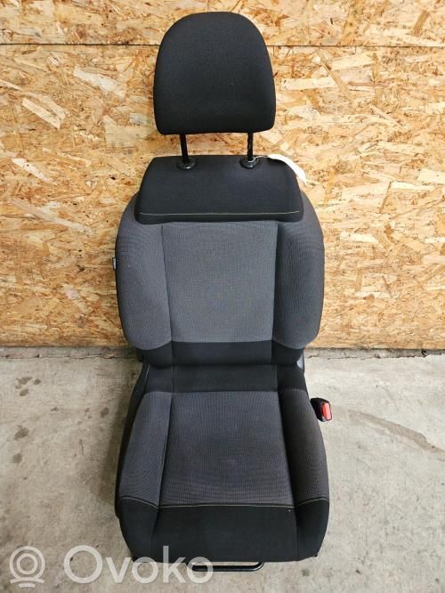 Citroen C3 Etumatkustajan istuin 