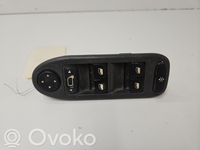 Sensor de la puerta delantera   00006554AA