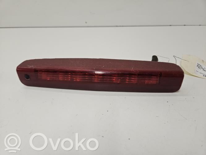 Kolmas/lisäjarruvalo   93190795
