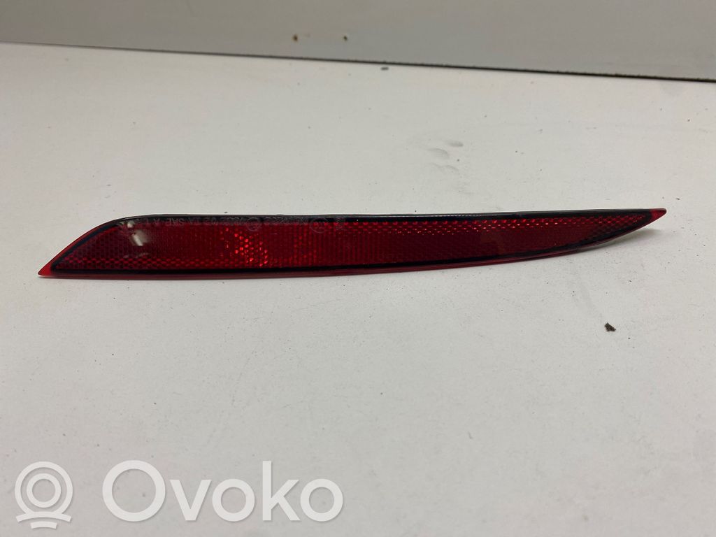 Tesla Model S Aizmugurē atstarotājs 
