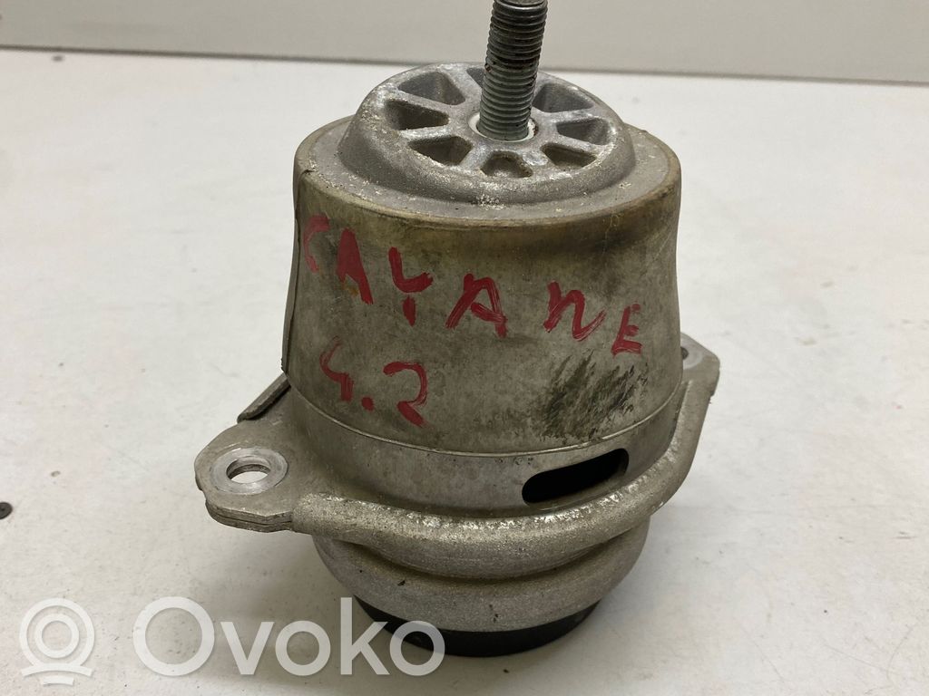 Porsche Cayenne (92A) Engine mount bracket 