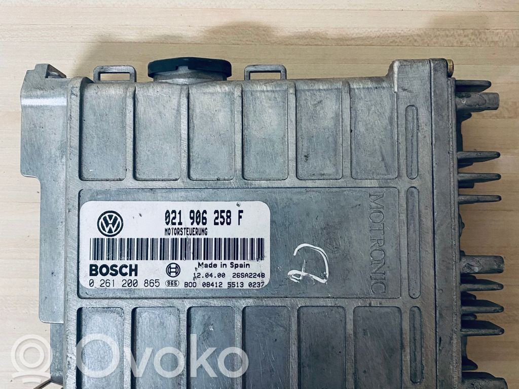 Volkswagen PASSAT B4 Unitate control motor/modul ECU 