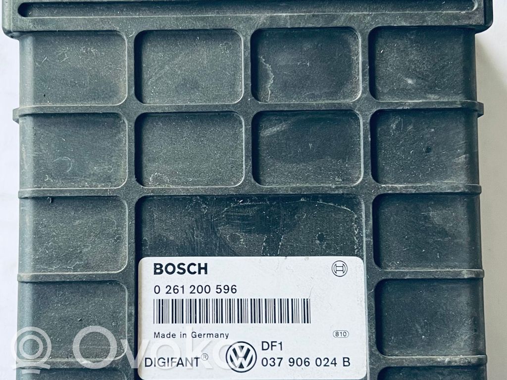 Volkswagen Golf III Engine control unit/module 