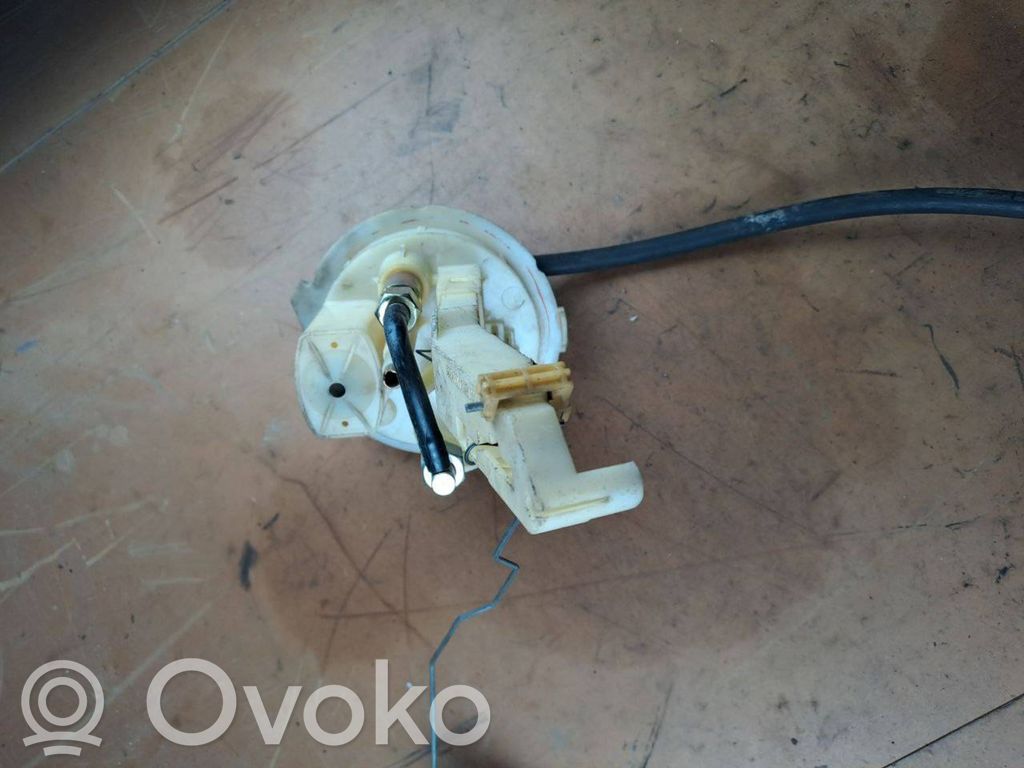 Audi 100 S4 C4 Fuel level sensor 