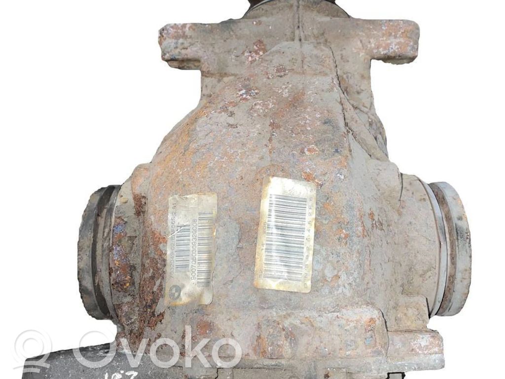 BMW 7 E65 E66 Galinis reduktorius 