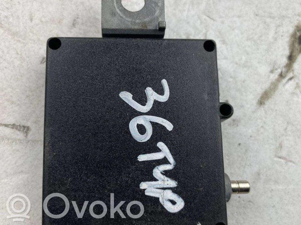 BMW 3 E36 Antenos stiprintuvas 