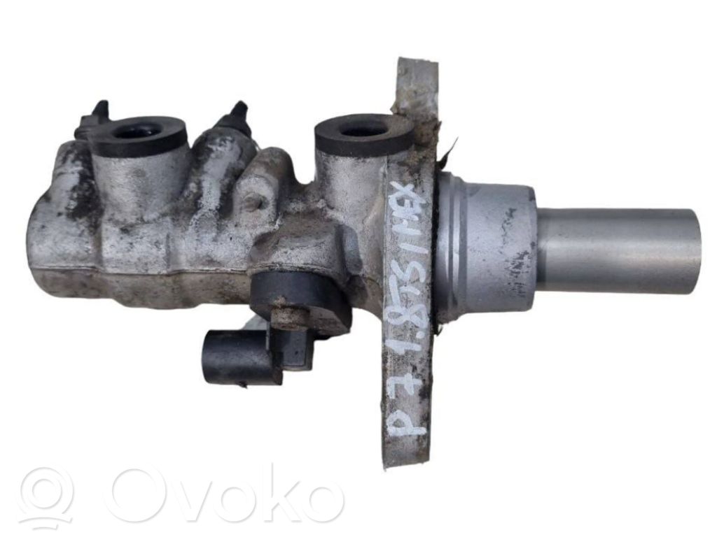 Volkswagen PASSAT B7 Główny cylinder hamulca 