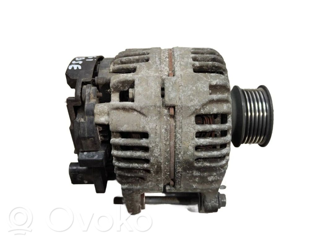 Volkswagen PASSAT B6 Alternator 