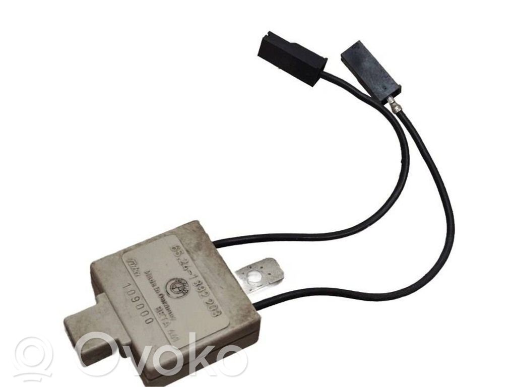 BMW 5 E34 Antenos stiprintuvas 