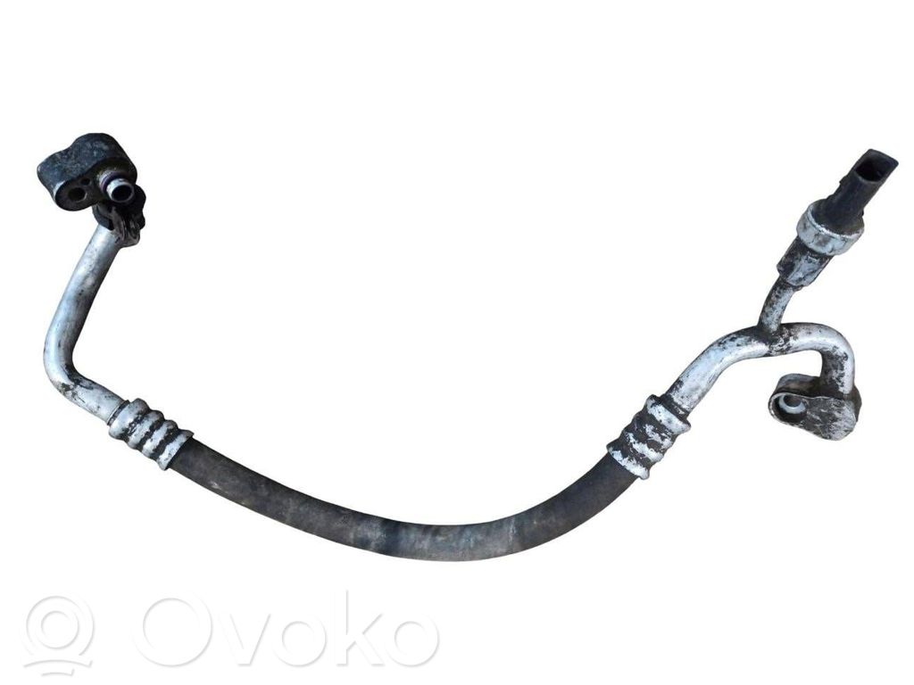 Volkswagen Touran I Ilmastointilaitteen putki (A/C) 