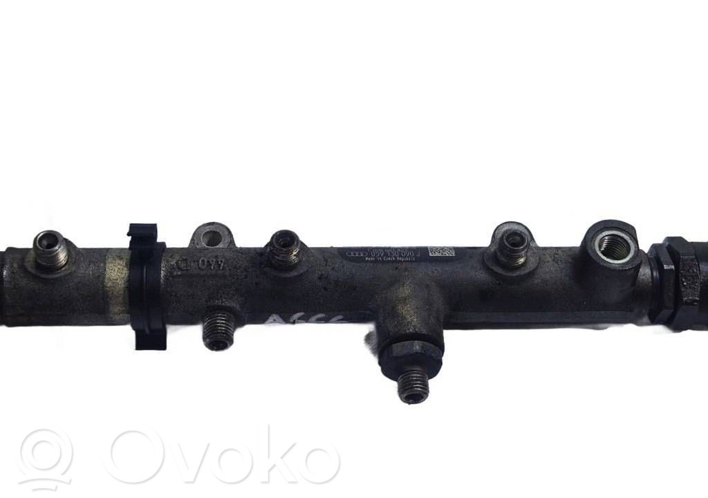 Audi A6 S6 C6 4F Listwa wtryskowa 