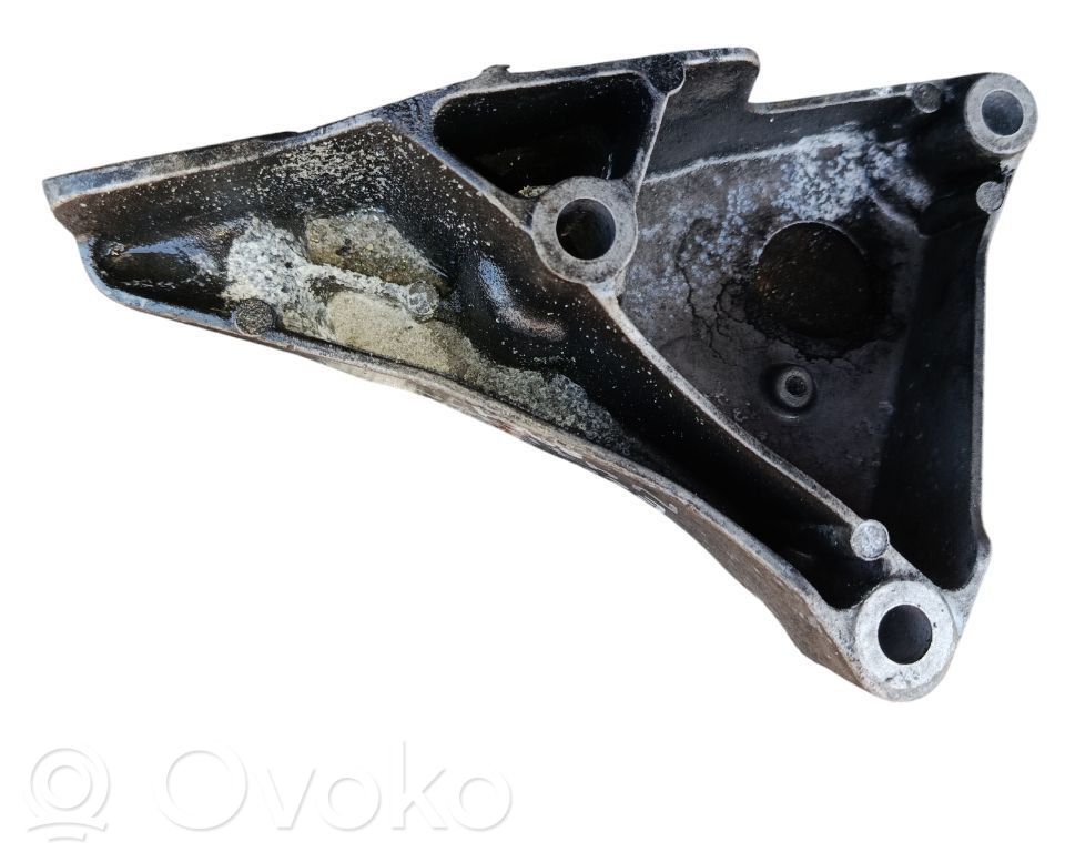 BMW 5 E60 E61 Łapa / Mocowanie silnika 