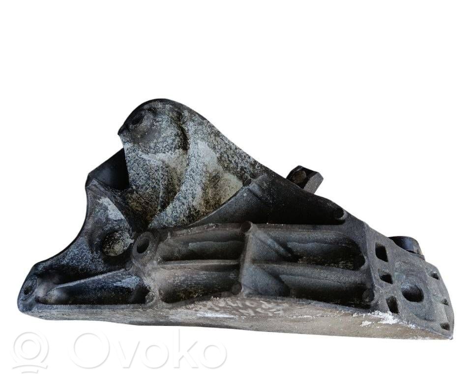 BMW X5 E70 Engine mounting bracket 