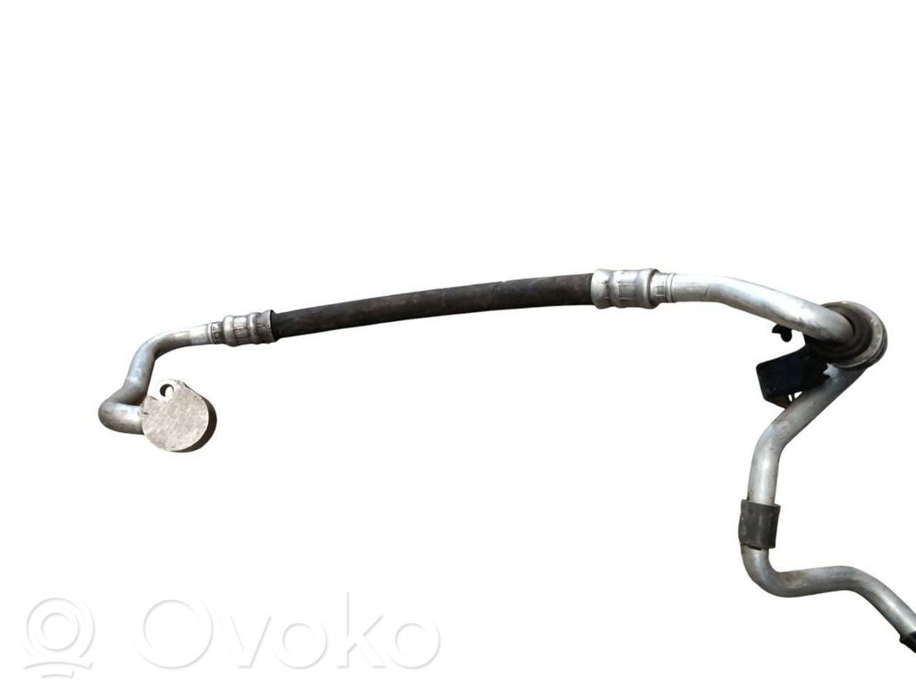 Volkswagen Golf V Ilmastointilaitteen putki (A/C) 