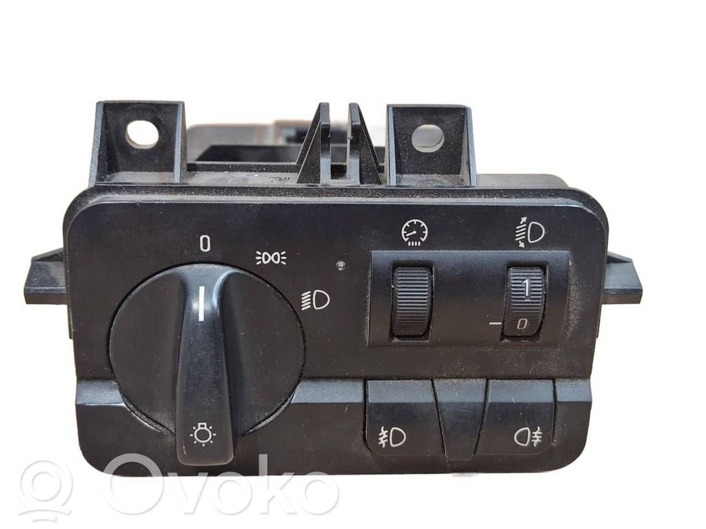 Light switch   6919829,0016709,037289051