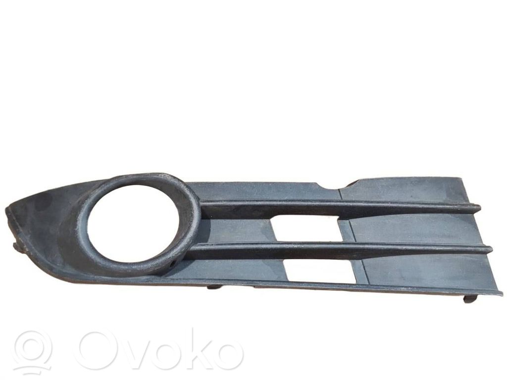 Volkswagen Touran I Front fog light trim/grill 