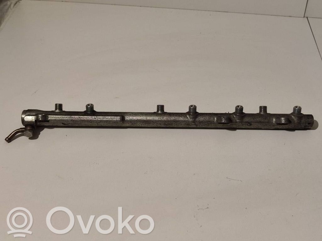 BMW 5 E60 E61 Rampă alimentare injectoare 