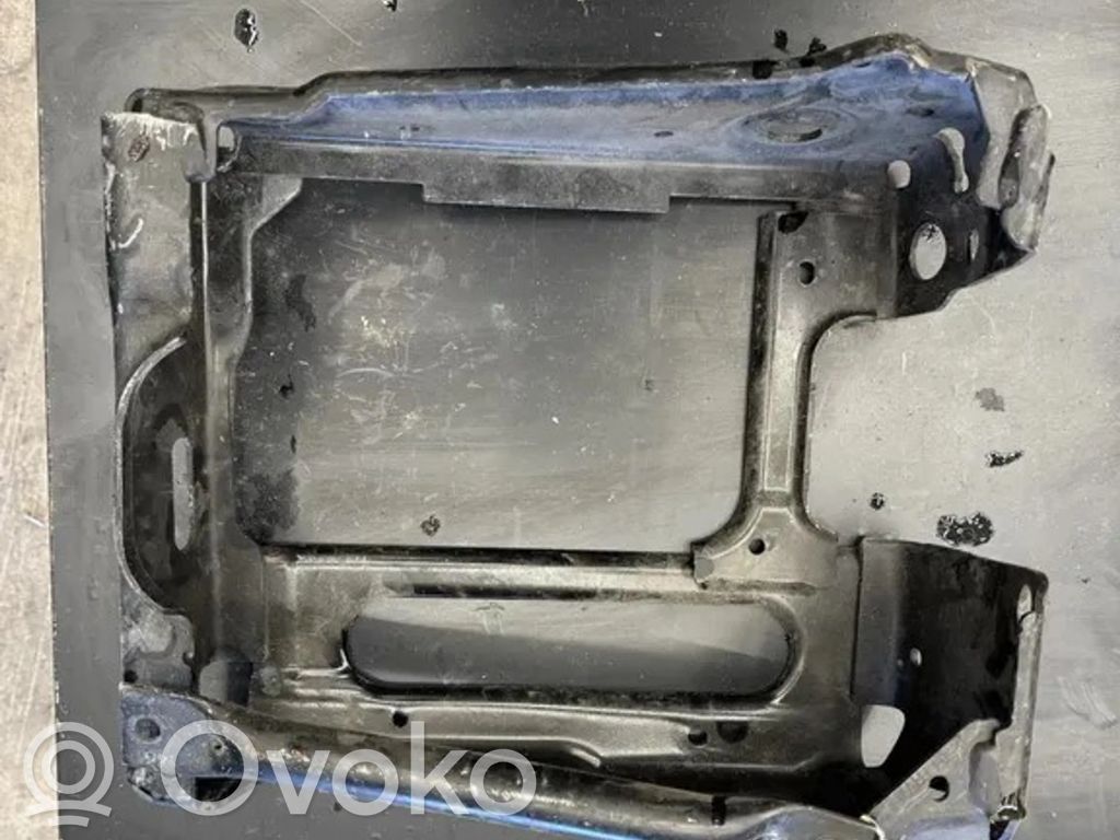BMW X4 G02 Boczny panel mocowania chłodnicy 