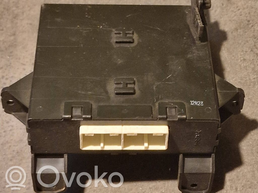 Subaru Outback Module confort 
