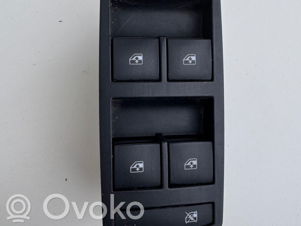 Opel Insignia A Electric window control switch 