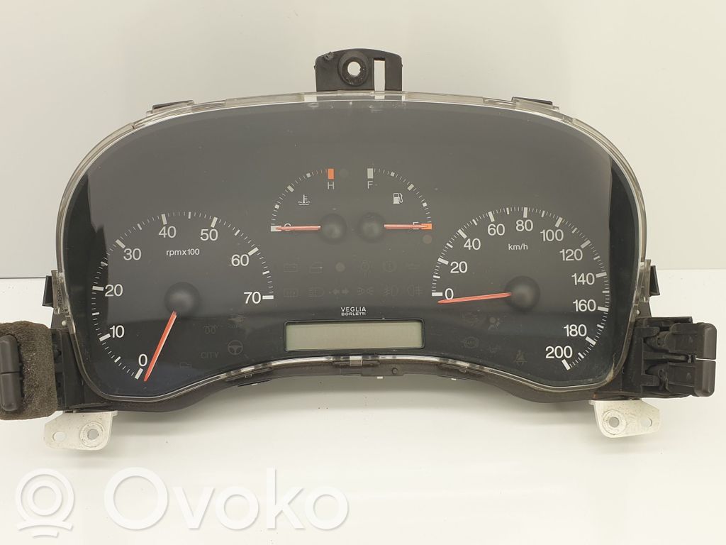 Fiat Punto (188) Spidometras (prietaisų skydelis) 