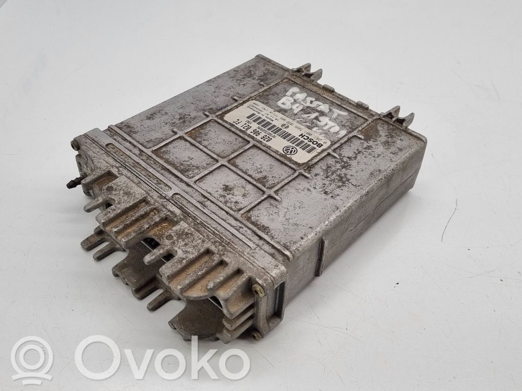 Volkswagen PASSAT B4 Engine control unit/module 