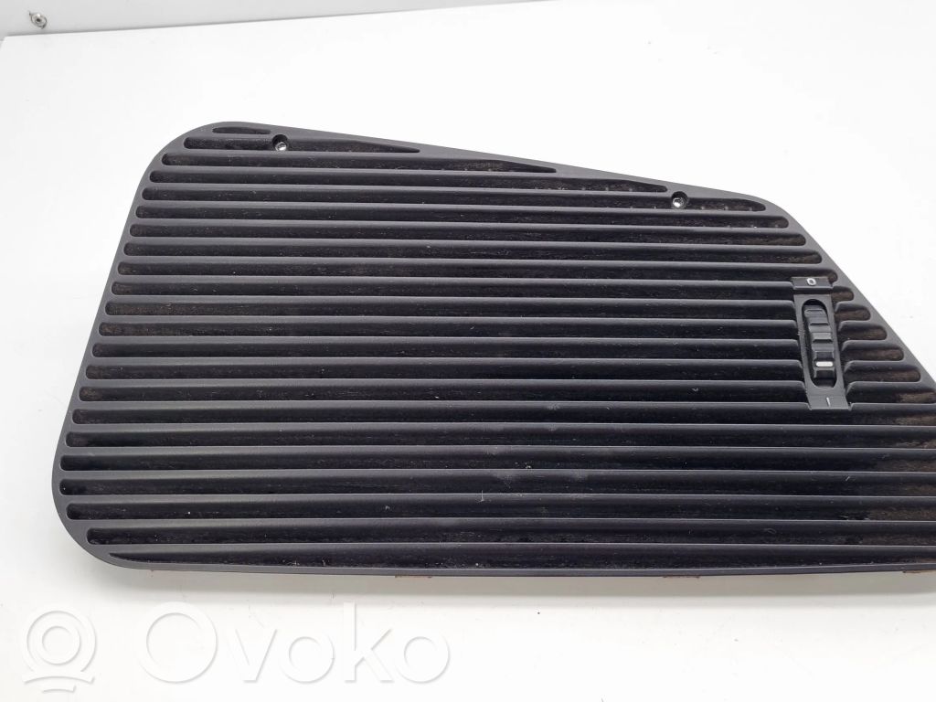 BMW 5 E34 Centrinės oro grotelės 